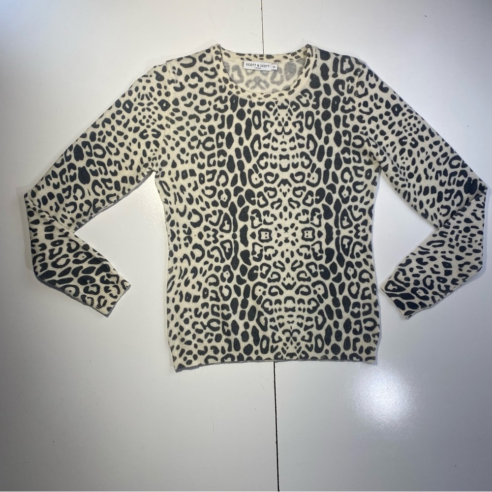 Scott & Scott London White & Black Cheetah/Leopard Print‎ 100% Cashmere S